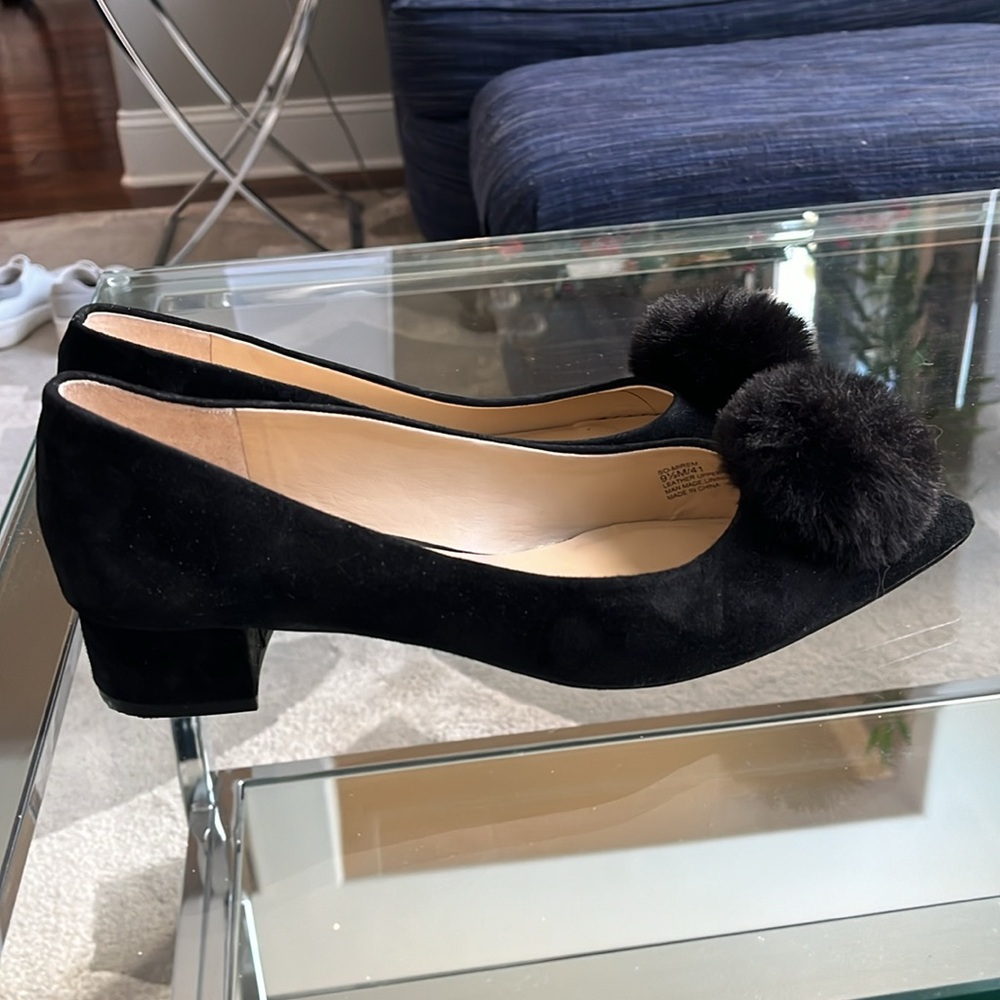 Black suede Sole Society pumps - Picture 6 of 10